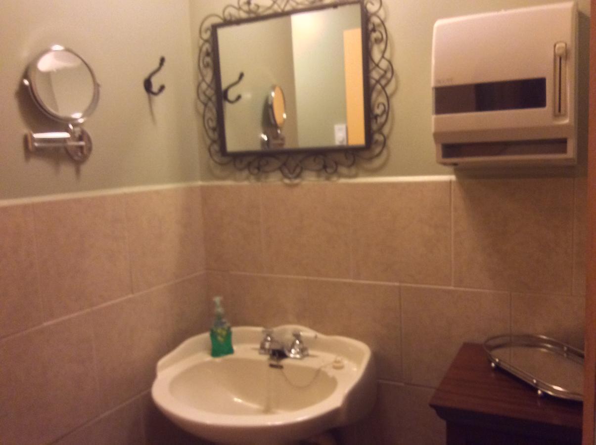 Hotel Midway Room photo
